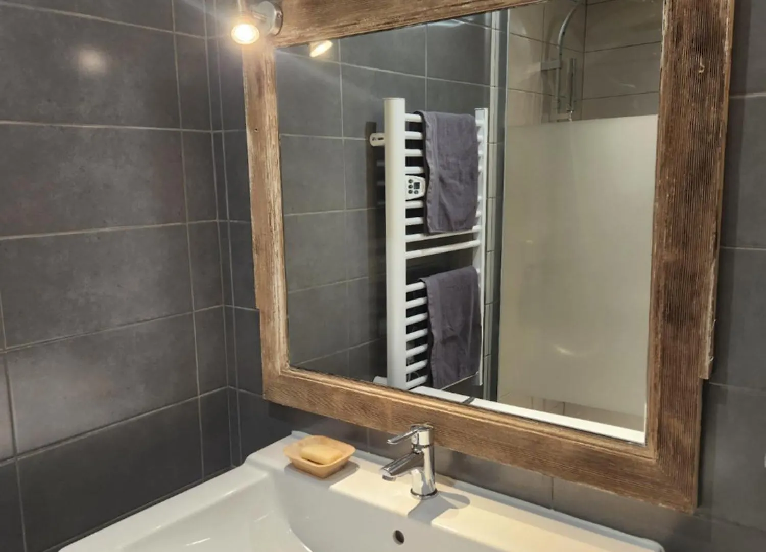 Apartment Agreable Appartement Renove Situe Dans Les Hauteurs De Brides